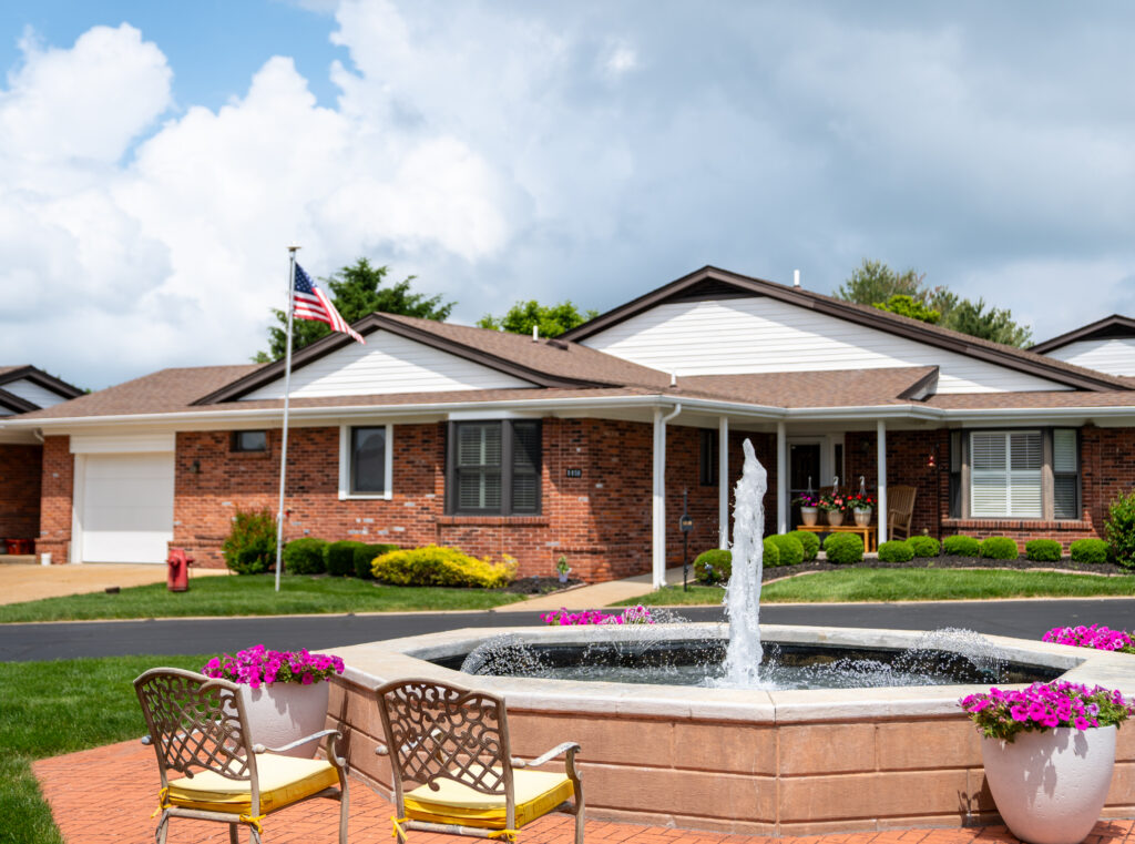 Discover independent senior living in St. Louis. Compare 2026 costs, luxury villa amenities, and the "aging in place" advantage at Mari de Villa in West County.